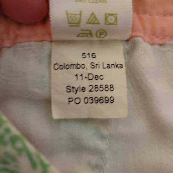 Lilly Pulitzer Toile Buttercup Scalloped Shorts Women's Vacation Summer Size 00 - Picture 8 of 8